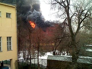 Сильный пожар в клубе "Дягилев"