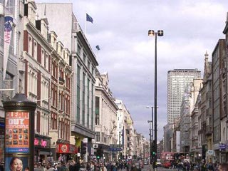 В центре Лондона в районе знаменитой главной торговой улицы Оксфорд-стрит по неизвестной пока причине произошел взрыв