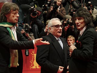 Легендарная рок-группа The Rolling Stones посетила премьеру документального фильма Мартина Скорсезе "Да будет свет", открывшего Берлинский кинофестиваль