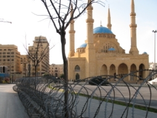 Западные кварталы ливанской столицы блокированы войсками 