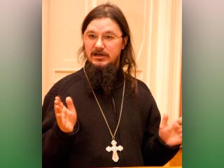 Священник Даниил Сысоев призывает усилить миссионерскую деятельность среди мусульман
