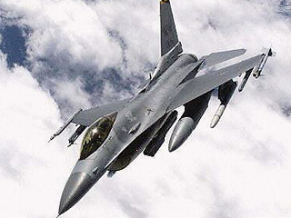 Самолет F-16 военно-воздушных сил Италии упал в понедельник вечером в море у берегов Сицилии в архипелаге Эгади