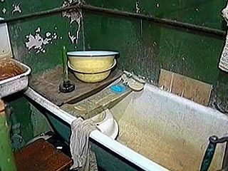 Необычное решение вынес суд города Кемерово, разрешив жильцам одной из квартир мыться не больше 20 минут в день
