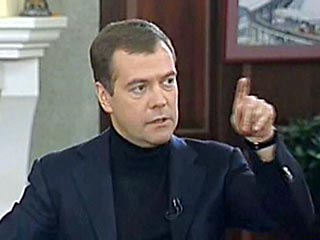 Медведев: для поставок газа Украине нужны посредники, иначе не выдержит ее экономика