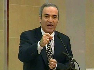 Лидер Объединенного гражданского фронта (ОГФ) Гарри Каспаров подал иск о защите чести, достоинства, деловой репутации и компенсации морального вреда к движению "Наши"
