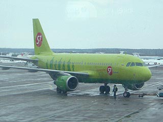 В Новосибирске совершил вынужденную посадку самолет авиакомпании S7, летевший в Бангкок