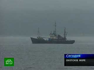 Пока на дали результата поиски двух моряков, пропавших сегодня ночью у побережья Камчатки с борта судна "Садовск", принадлежавшего владивостокской компании