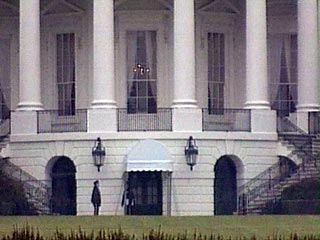 Президент США Джордж Буш примет в среду в Белом доме премьер-министра Чехии Мирека Тополанека, одной из тем их переговоров будет противоракетная оборона. Об этом сообщила пресс-служба президента США