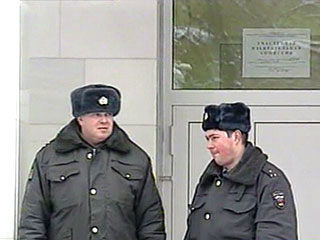 С 28 февраля все избирательные участки в России, а их организовано 95 тысяч 899, взяты под круглосуточную охрану милиции