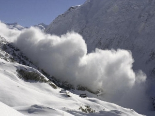 Сход лавины в горах Киргизии, на Иссык-Куле, стал причиной гибели пяти человек