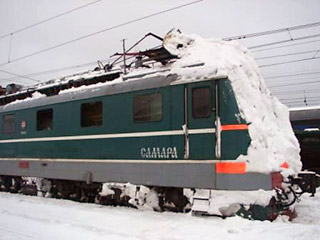 Сход снежной лавины на участке Дема-Корпачево Куйбышевской железной дороги в Челябинской области привел к серьезным задержкам поездов