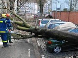 На Германию обрушился циклон "Эмма" - два человека погибли, есть раненые