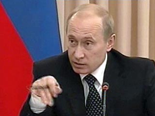 Президент РФ Владимир Путин поручил правительству "создать набор инструментов по долгосрочному рефинансированию банковской системы"