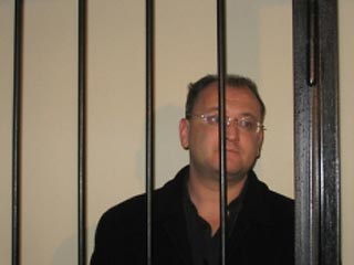 Глава петербургского отделения "Яблока" Максим Резник объявил голодовку