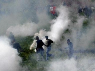 Греческая полиция применила слезоточивый газ для разгона демонстрантов, протестовавших против подготовленного правительством законопроекта по реформе пенсионной системы