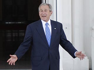 Президент США Джордж Буш удивил членов правительства, дипломатов и журналистов, спев присутствующим песню