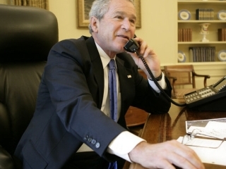 Недавно Владимир Путин и Джордж Буш обсуждали подготовку к этому заседанию в телефонном разговоре