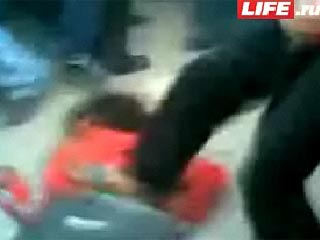 В Твери подростки жестоко избили восьмиклассницу за отказ "гулять" со своим одноклассником