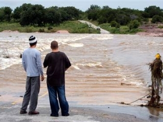 Наводнения угрожают  штатам Техас, Огайо и Луизиана. В ряде районов штата Арканзас уже оказались затопленными некоторые территории, в том числе ряд автодорог