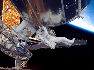 Экипаж космического корабля многоразового использования Endeavour проведет сегодня отстыковку от Международной космической станции (МКС)