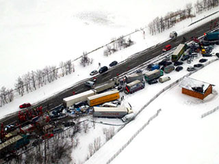 До 100 автомобилей столкнулись во вторник на одной из главных автомагистралей в Австрии