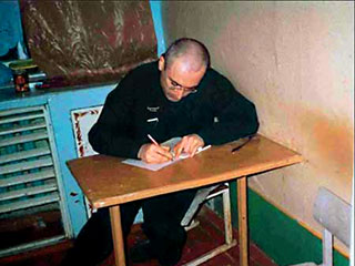 Руководство СПС проголосовало бы за членство в своей партии экс-главы ЮКОСа Михаила Ходорковского, если бы он подал соответствующее заявление