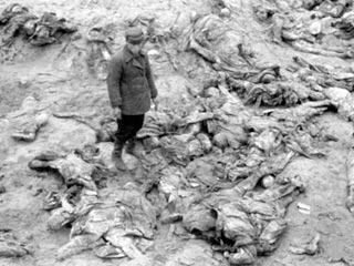 Одна из массовых казней была совершена в Катынском лесу под Смоленском