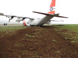 В Бразилии пилоту пришлось посадить самолет без выпуска шасси