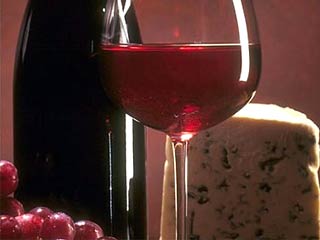 Обнаруженные в красном вине антиоксиданты способны разрушать раковые клетки изнутри