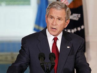 Вопрос о вступлении Украины в НАТО должен решать сам украинский народ, без вмешательства извне, считает президент США Джордж Буш