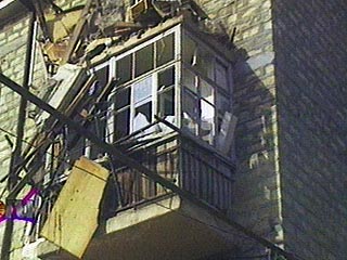 В Новороссийске Краснодарского края обрушился балкон жилого дома с находившимися на нем людьми