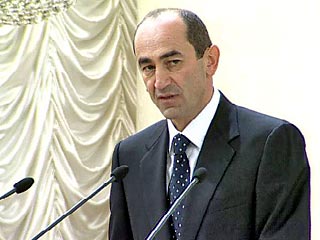 Президент Армении отправил в отставку замминистра обороны, поддержавшего оппозицию