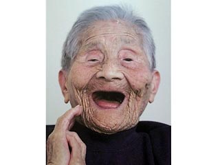 Самая пожилая жительница Японии Каку Яманака скончалась на 114 году жизни, сообщило в субботу агентство AP