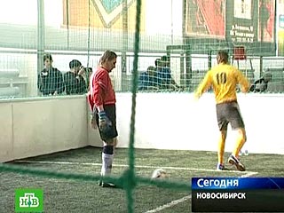 Новосибирские бомжи лучше других в стране играют в футбол 