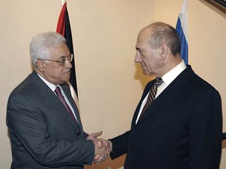 В Иерусалиме в понедельник прошел очередной раунд переговоров премьер-министра Израиля Эхуда Ольмерта с председателем Палестинской национальной администрации Махмудом Аббасом
