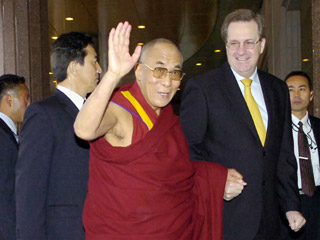 Далай-лама благословил олимпийские игры в Пекине
