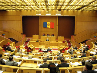 Лидер фракции Альянса "Наша Молдова" Серафим Урекян на заседании парламента в четверг заявил, что "нынешние власти превратили республику в благоприятную зону для наркотрафика из Азии в Европу"