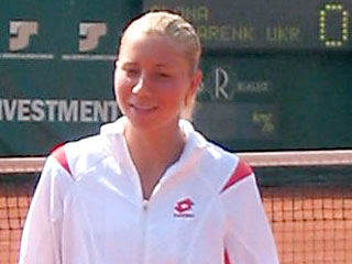 В четвертьфинале турнира в Амелия-Айленде Шарапова сыграет с Аленой Бондаренко(на фото)