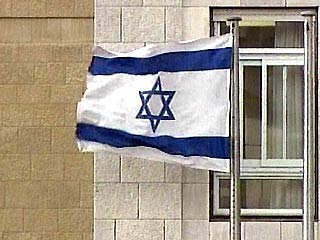 Уверен, что Израиль - не только как страна, правительство, но и его граждане, хотят мира, и мы заявляем, что готовы идти на компромисс и на уступки", - сказал полномочный министр посольства Израиля в РФ Юваль Фукс