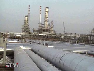 Увеличивающийся доход от нефти Багдад должен тратить на самостоятельное восстановление разрушенной страны: больниц, дорог, линий электропередач