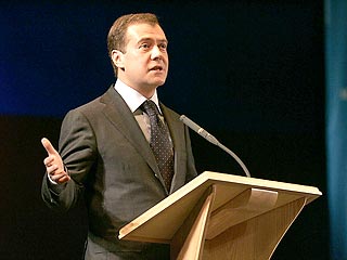 Медведев призывает решить: на что именно расходовать средства в сфере здравоохранения