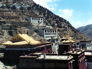 Китай может вскоре открыть Тибет для туристов, дата, когда иностранцы смогут вновь приехать в горный регион, пока не указывается, сообщило в субботу агентство Reuters со ссылкой на китайские СМИ