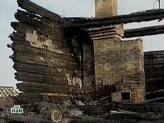 На Урале за сутки сгорели 30 частных домов. Виновата сухая и ветреная погода