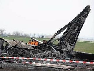 Среди 11 погибших в авиакатастрофе военного самолета Ан-32, разбившегося в среду у берегов Экваториальной Гвинеи, двое граждан Украины, сообщает пресс-служба МИД Украины