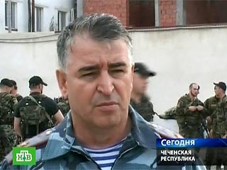 Алханов возмущен словами Ямадаева о том, что в МВД Чечни служат "амнистированные шайтаны"