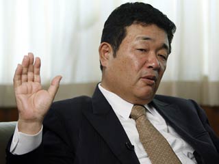 Бывший заместитель министра обороны Японии Такэмаса Мория в понедельник на процессе в токийском суде признал себя виновным в получении 12,5 млн йен в виде взяток