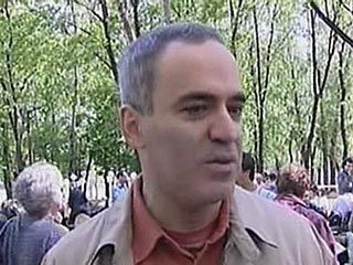 Московская милиция задержала тех, кто бросил дымовую шашку в Гарри Каспарова