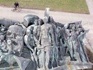 В Лейпциге возвращают пропагандистский 33-тонный ГДРовский памятник