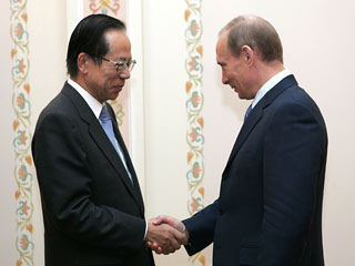 Президент РФ Владимир Путин считает, что в отношениях России и Японии в последние годы наметился прогресс