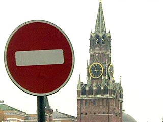 ГИБДД по Московской области предупреждает об ограничениях движения на дорогах накануне вступления в должность избранного президента Дмитрия Медведева 7 мая, в день инаугурации и в течение двух дней после нее